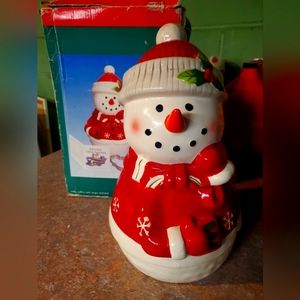 Big snowman cookies jar